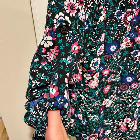 Express Floral Blouse - Picture 5 of 6